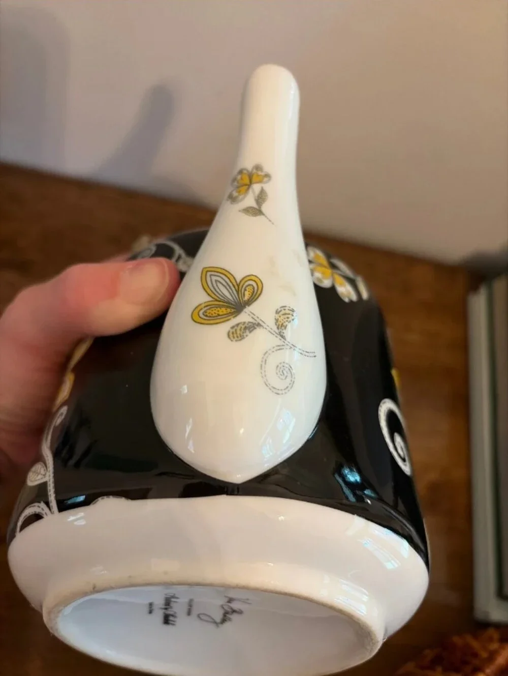 Vera Bradley Black and Yellow Floral Yellow Bird Ceramic Teapot - Beautiful 🦋